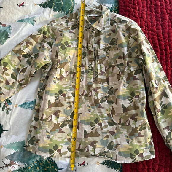 Women's Washed Twill Floral Camo Chore Shirt - Picture 4 of 10